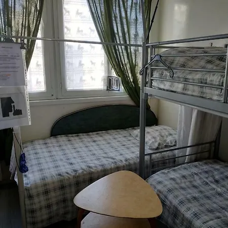 In Hostel Paris